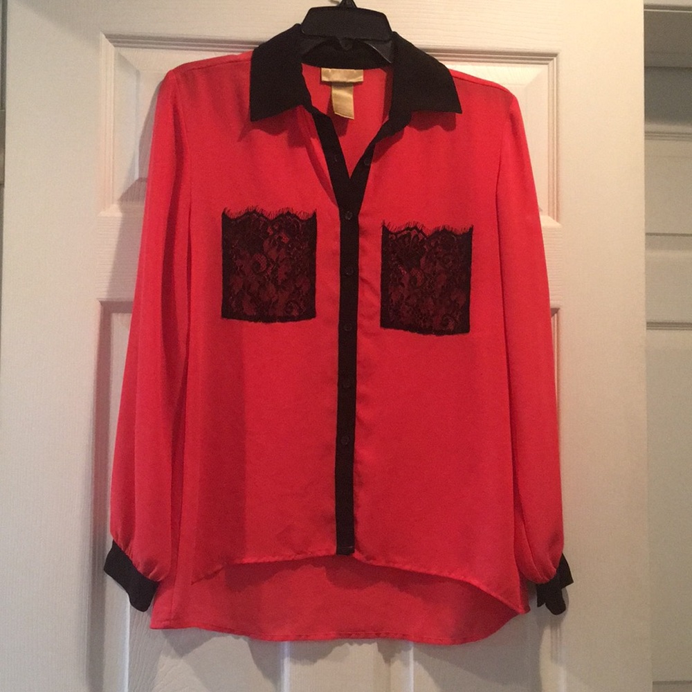 Women buttons down shirt